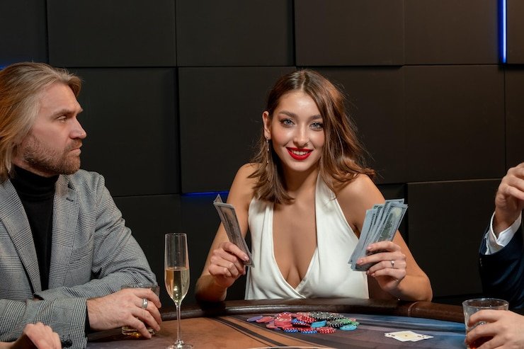 Tim dukungan pelanggan haka4d siap membantu anggota melalui live chat dan email
